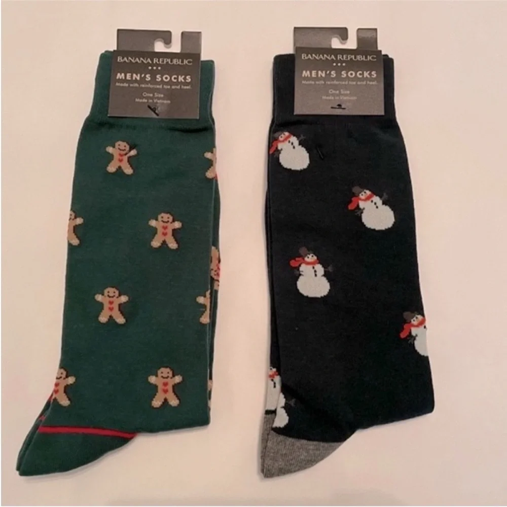 2 pairs Banana Republic holiday socks
